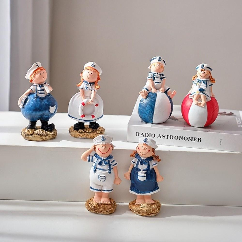 Mediterranean Style Salute Doll Ornament Resin Crafts Couple Figure Model Entrance