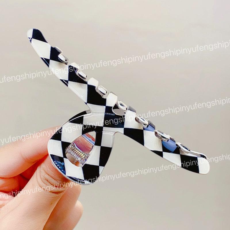 Black & White Checkerboard Large Hairpin Claw Clip - Women's Summer Temperament Hair Accessory