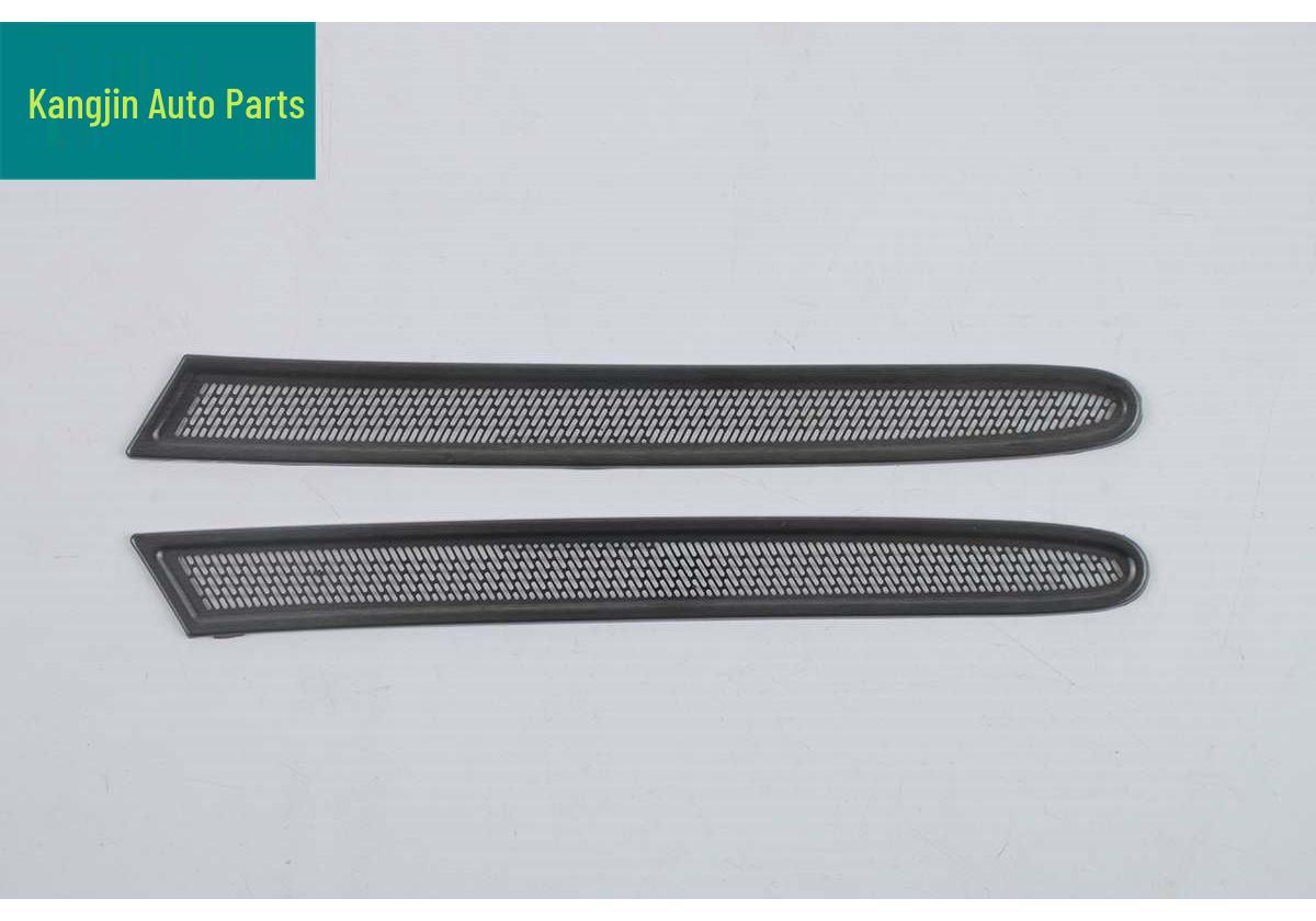 

2025 AITO M8 Black Titanium Interior Reading Light Cover for Middle Door Roof