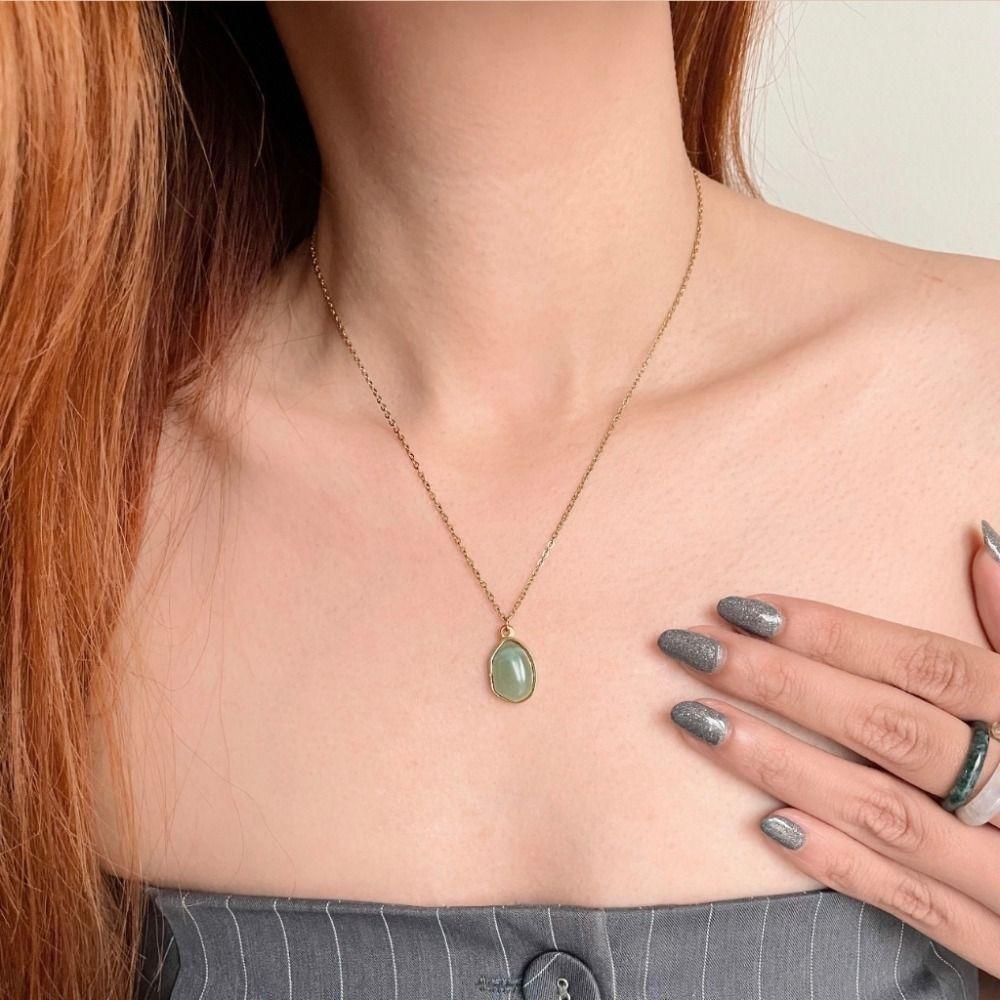 Plated 18K Gold Green Stone Necklace Purple Gold Collarbone Chain Women