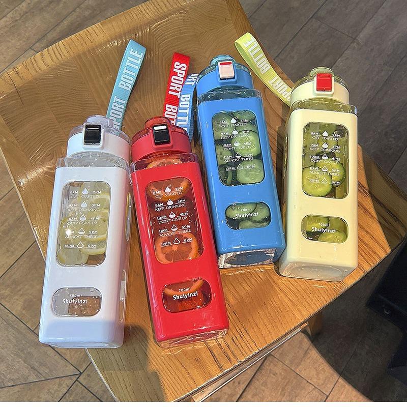 700ml/900ml Sports Water Bottle Portable Sippy Cup Suitable For Outdoor Sports Cycling Plastic Cup Large Capacity Square Water Cup