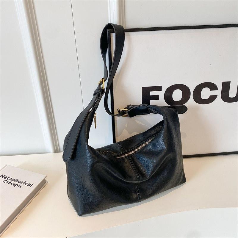 Chic Retro Fashionable Shoulder Bag In Black Mud Brown And Coffee For Stylish Daily Use