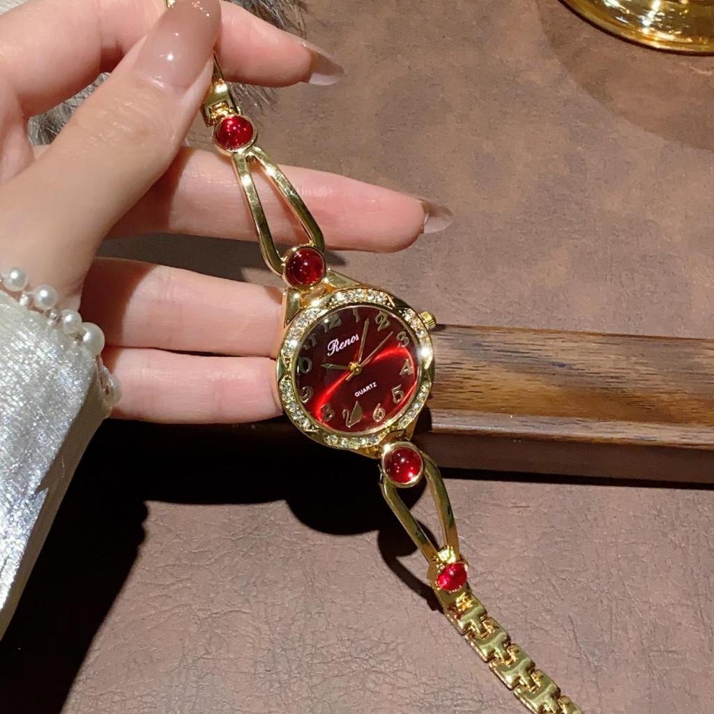 Wykwintny damski zegarek bransoletka z pozłacanego kwarcu z kamieniem naturalnym