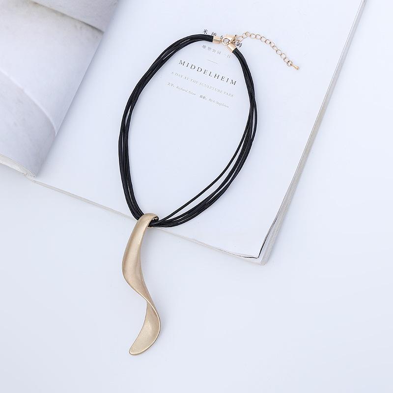 Accessories Geometric Pendants Short Necklaces Women'S Premium Ethnic Style Exaggerated Alloy Pendants
