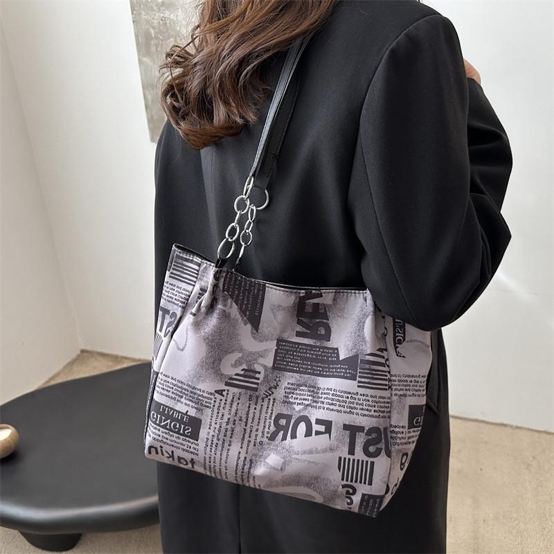 Fashionable Luxury Shoulder Bag For Women Stylish Casual Large Capacity Tote Bag