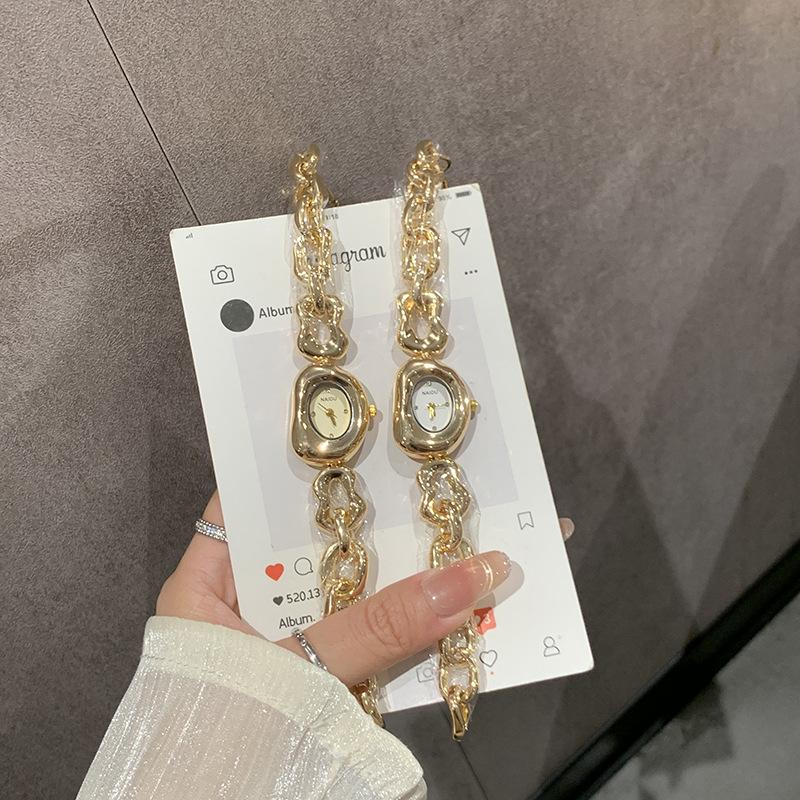 Watch Irregular Bracelet Watch Women'S Retro Fashion Personality Light Luxury Exquisite Quartz Women'S Watch