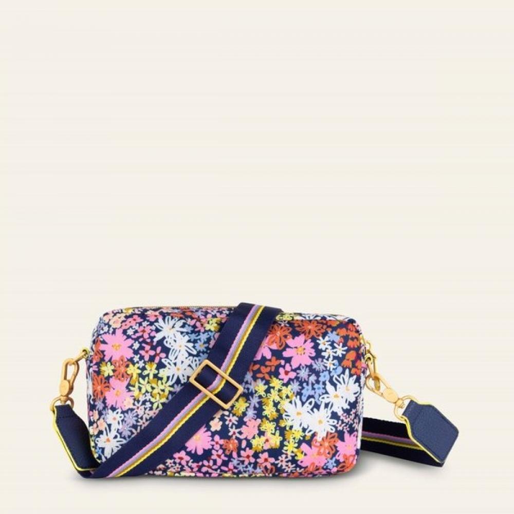 Oilily Sutton Shoulder Bag  Owhsybg008 