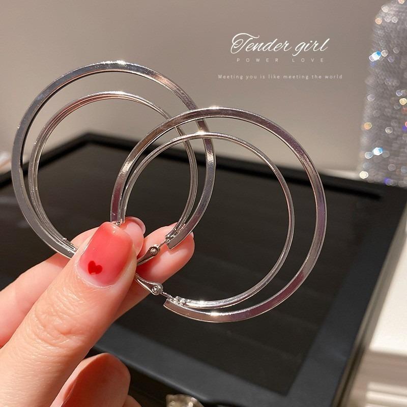 Silver Needle Diamond-set Geometric Circle Earrings Temperament Light Luxury High-end Earrings Personalized Design Cold Wind Earrings Wholesale