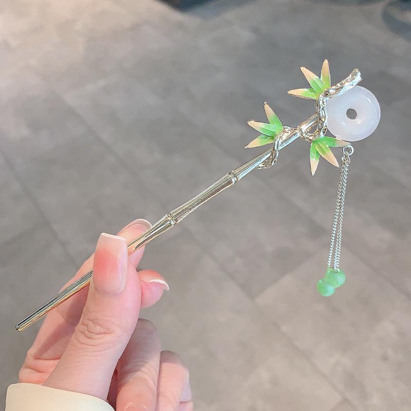 Four Seasons Chinese Tassel Hairpin: Ancient Style Hanfu with Fresh Pearl and Jiangnan Classical Cheongsam Hair Accessory