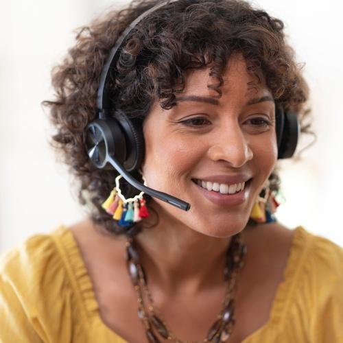 Poly Voyager 4320 UC Stereo Wireless Headset, Bluetooth, USB-A,+BT700 dongle, +Charging Stand, Black