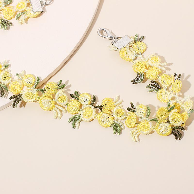 Girocollo con collana in pizzo con fiori dolci per donne e ragazze, ricamo di buona qualità, moda, design romantico, accessorio