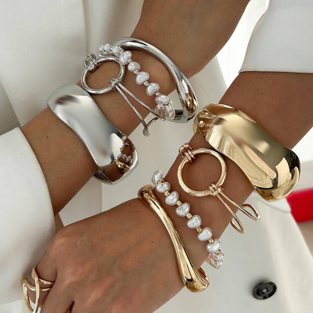 Wind Metal Texture Wide Bracelet Bracelet Fashion Imitation Pearl Beaded Irregular Bracelet