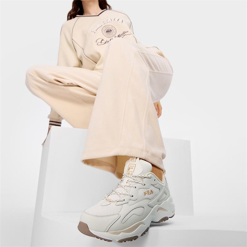 Fila Retro Series Versatile Solid Color Simple Breathable Stain Resistant Low Top Casual Shoes Women Sneaker Snow-White Haze-Gray F12W422113FSV