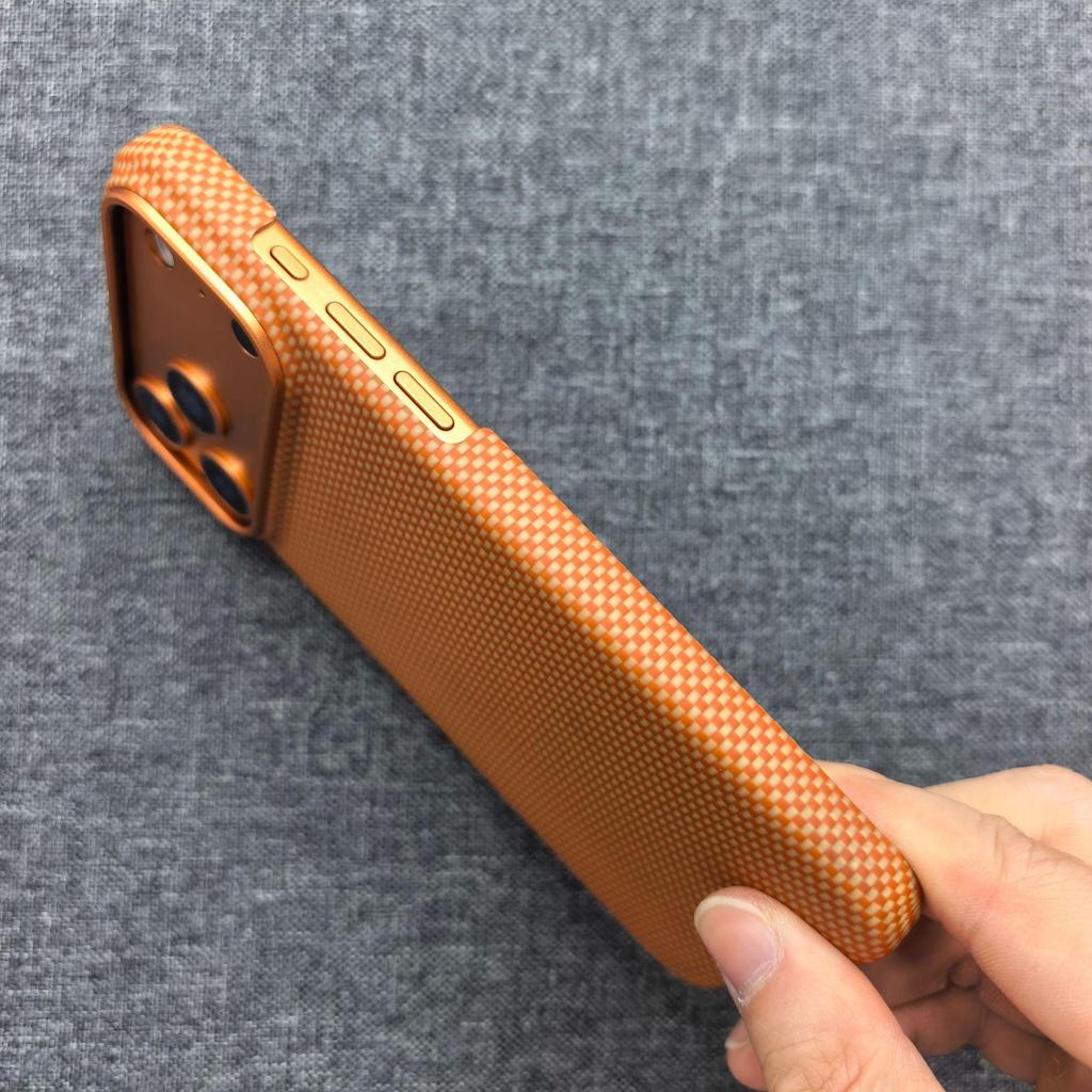 Applicable iPhone 17 Pro Max Carbon Fiber Kevlar Thin Protective Phone Case - Orange