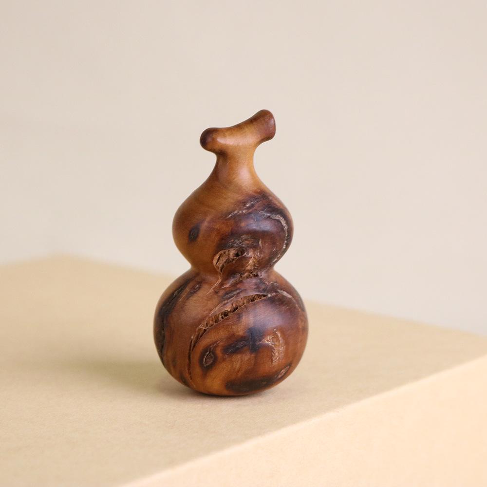 

Jujube Wood Hand-carved Lightning Gourd Pendant for Stress Relief
