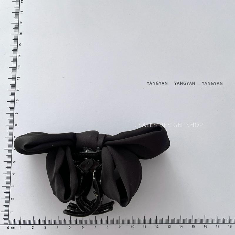 Koreanische Satin-Schleifen-Klammer: Elegantes Retro-Mode-Haaraccessoire für Damen