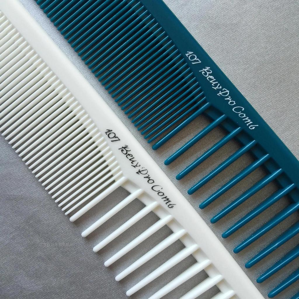 1PCS Professional Hair Cutting Comb Anti-static Flat Head Cutter Comb FineTooth Haircut Brush Salon Tools Barber Hair Accessories