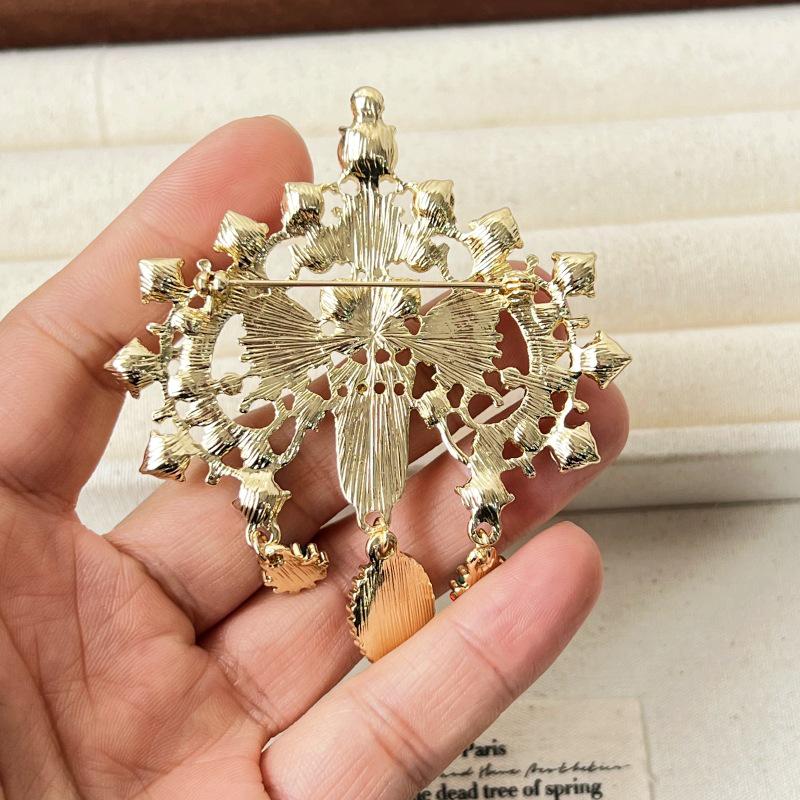 Retro European Court-Style Gemstone Brooch - Antique Replica with Full Diamond and Colorful Gems for Women