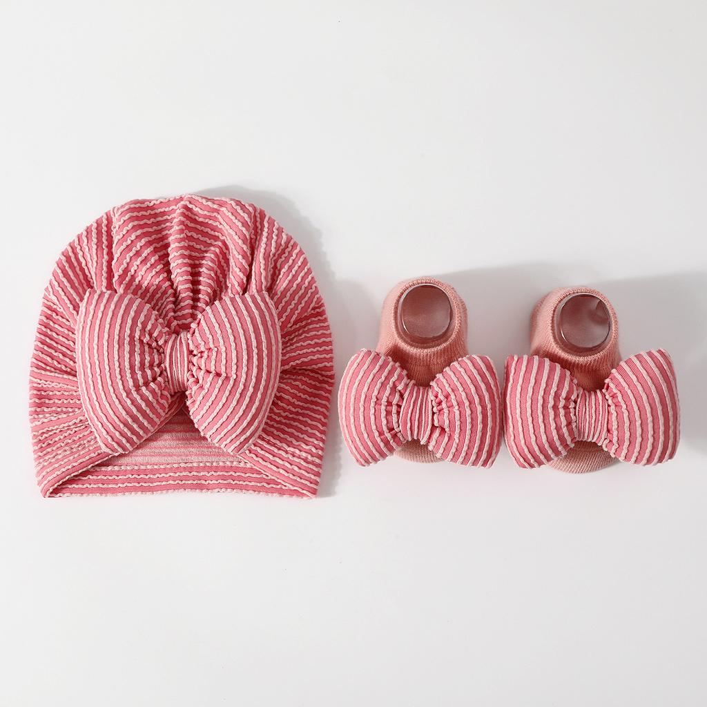 Set Pălărie cu Fundă în Dungi și Șosete pentru Sugari Nou-născut Protecție Moale Coroană Bumbac Amestec Bonetă Căciulă Călduroasă Căptușită Toate Sezoanele Set Cadou pentru Bebi Șosete Antiderapante