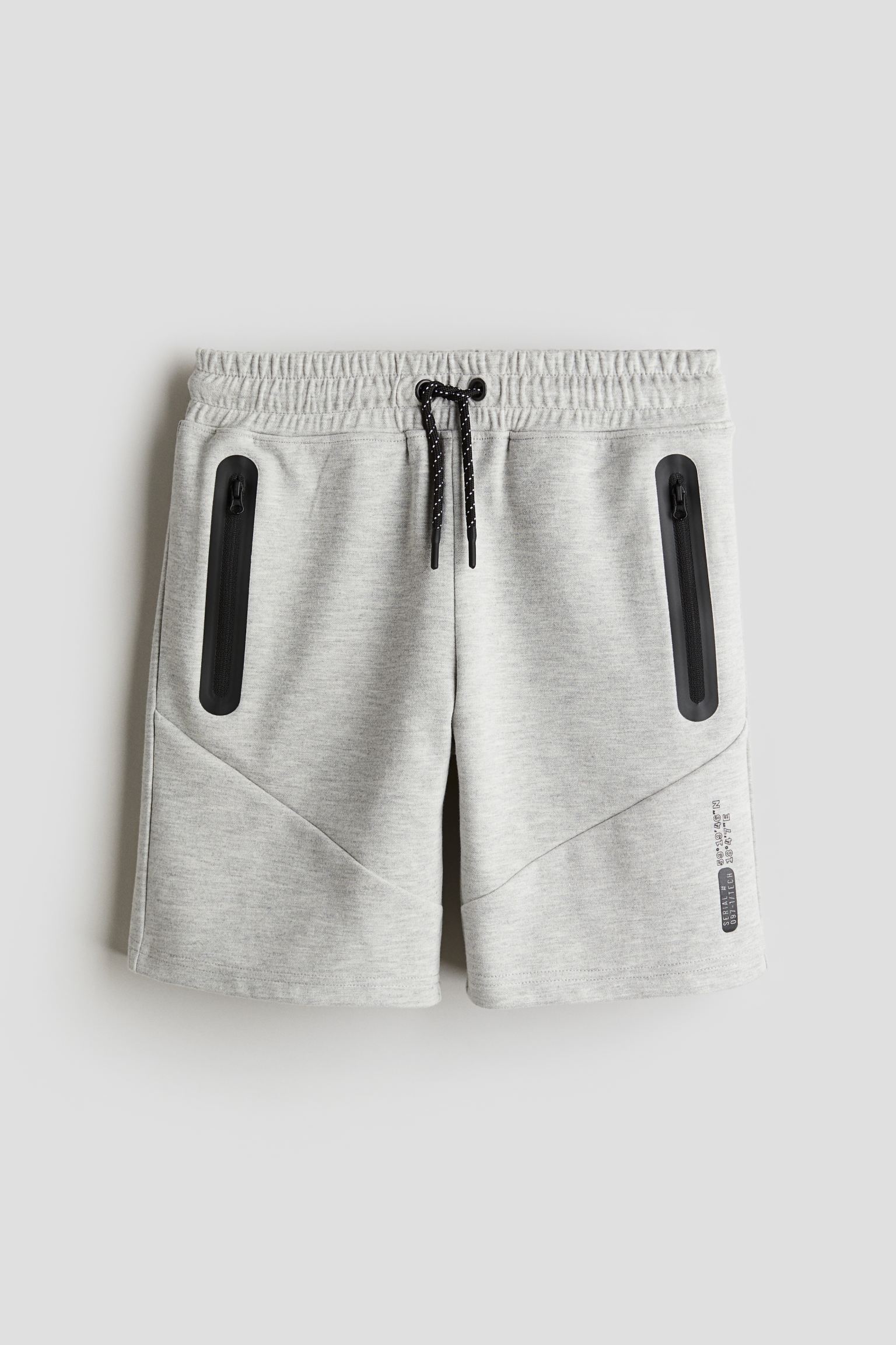 

Спортивные шорты