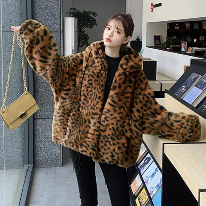 

New autumn and winter leopard print baseball jersey sweater imitation fur jacket women s clothing slim imitation mink velvet casual plush 3XL (suitable for 151-82.5 kg wear) леопардовый