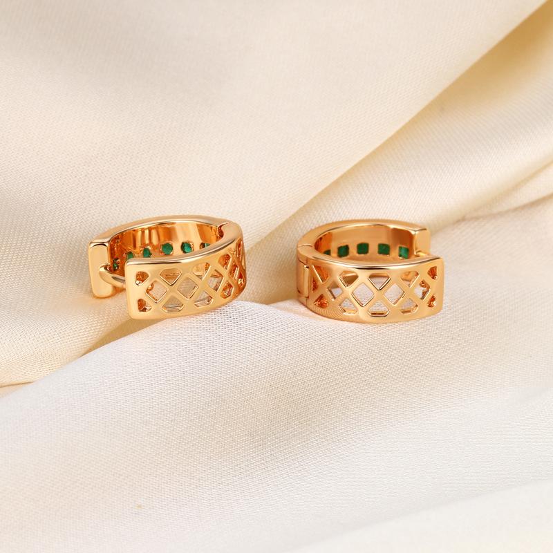 Cercei Seiko pentru femei cu diamante complete, smaralde, stil exagerat: Eleganță la modă cu personalitate.