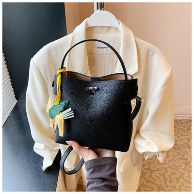 Nischendesign Tasche Damen neue beliebte Mode Handtasche Pendler Schulter Crossbody Eimertasche