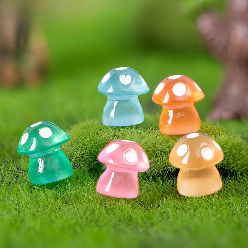 Glow-in-the-dark Small Mushroom Resin Ornaments Micro Landscape Gardening Diy Material Accessories Desktop Cute Luminous Ornaments