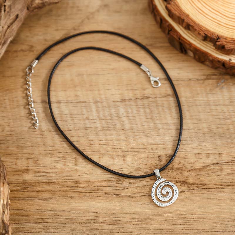 Vintage Spiral Vortex Pendant Necklace for Women Punk Hip Hop Hand-Woven Leather Rope Clavicle Chain Necklace Y2K Jewelry