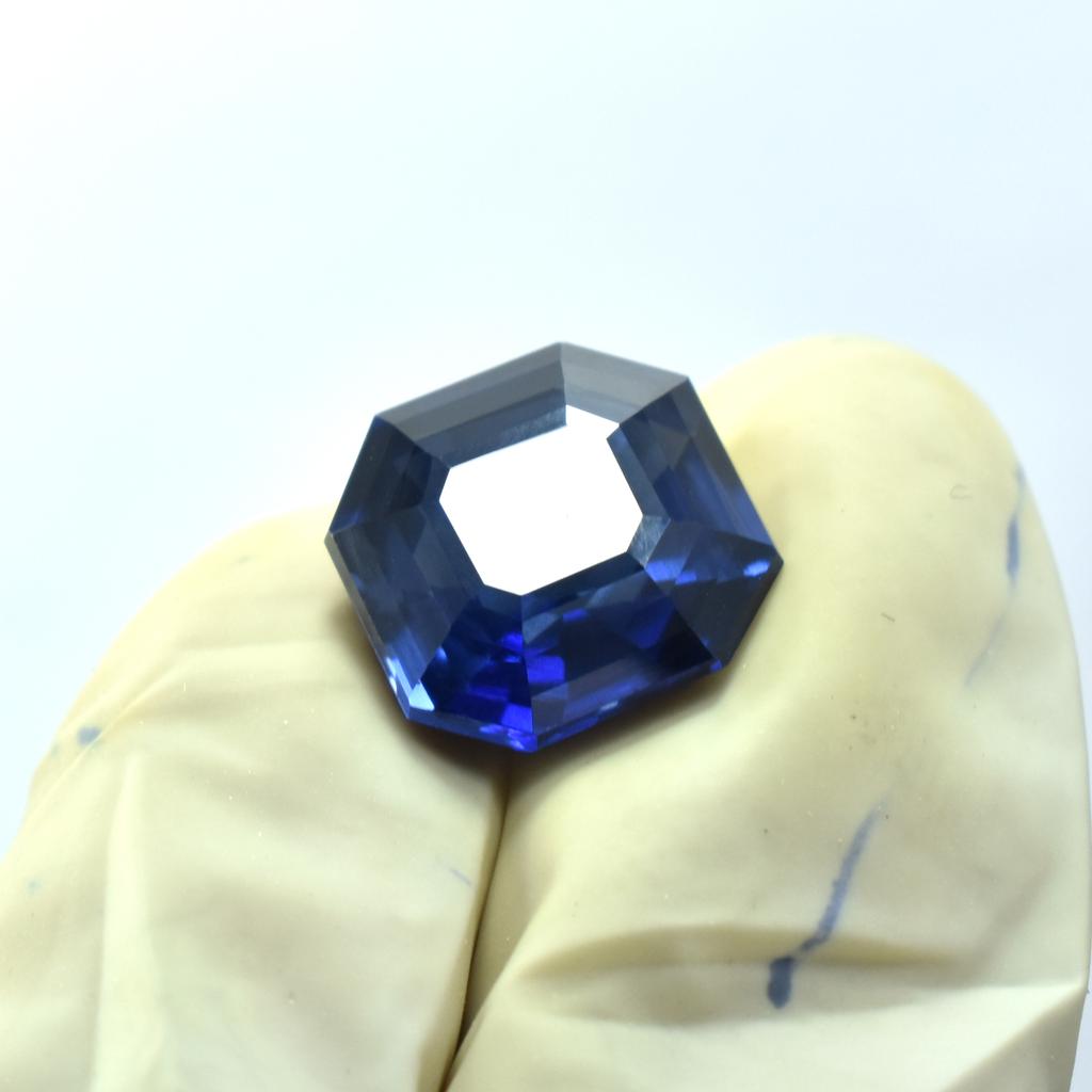 Natural Blue Tanzanite Loose Gemstone 8.95 ct Square Cut for Jewelry Making and Gem Collections