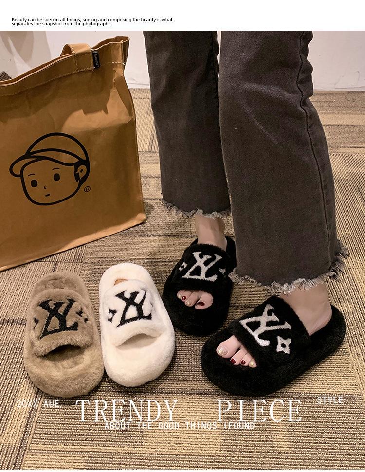 Embroidered Internet celebrity slippers women's wear 2025 summer new super fire versatile retro comfortable foreign hair drag