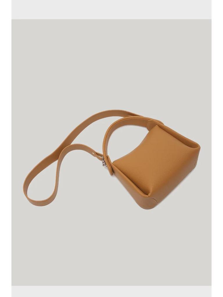 Khaki Soft Cigarette Case Bag - Large Capacity, Summer-Ready, Commuter-Friendly, Handheld & Crossbody Women's Fashion.