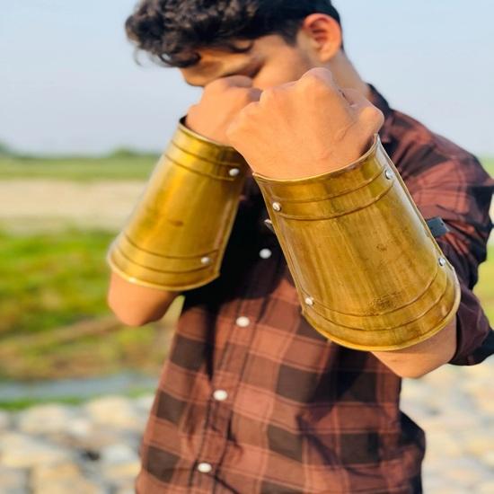 Golden Elbow Set Medieval Hand Protector Knight Eblow Set Cosplay Arm Set 18g Mild Steel Best Gift