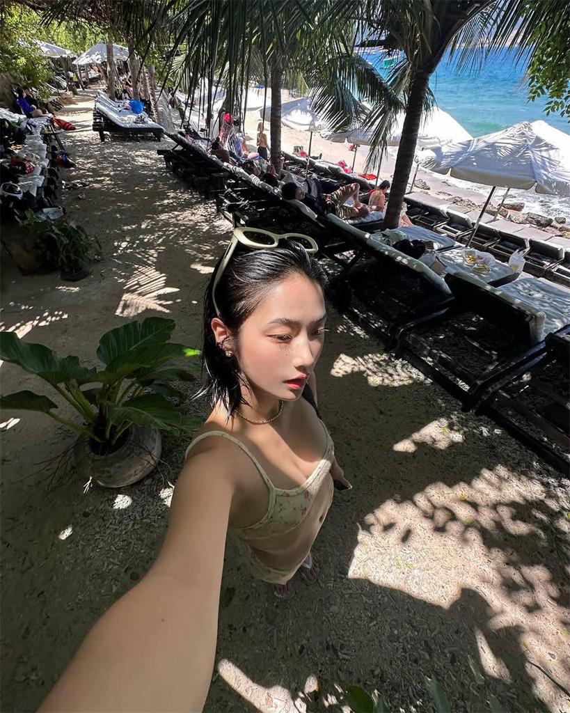 European & American Retro Floral Three-Piece Bikini Swimsuit for Women