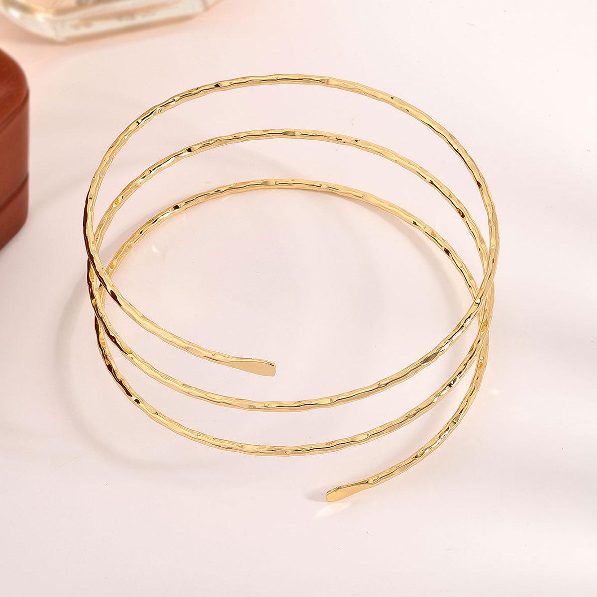 

Minimalist European-American Metal Inlaid Diamond Open Bangle One Size