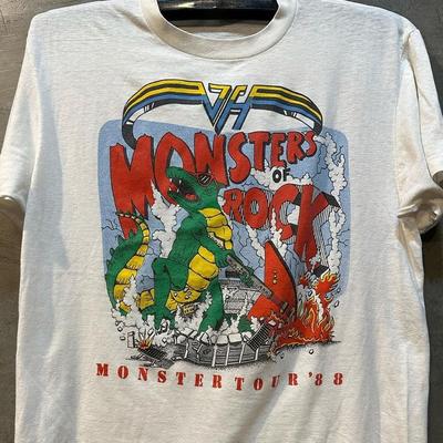 Tops – T-Shirts