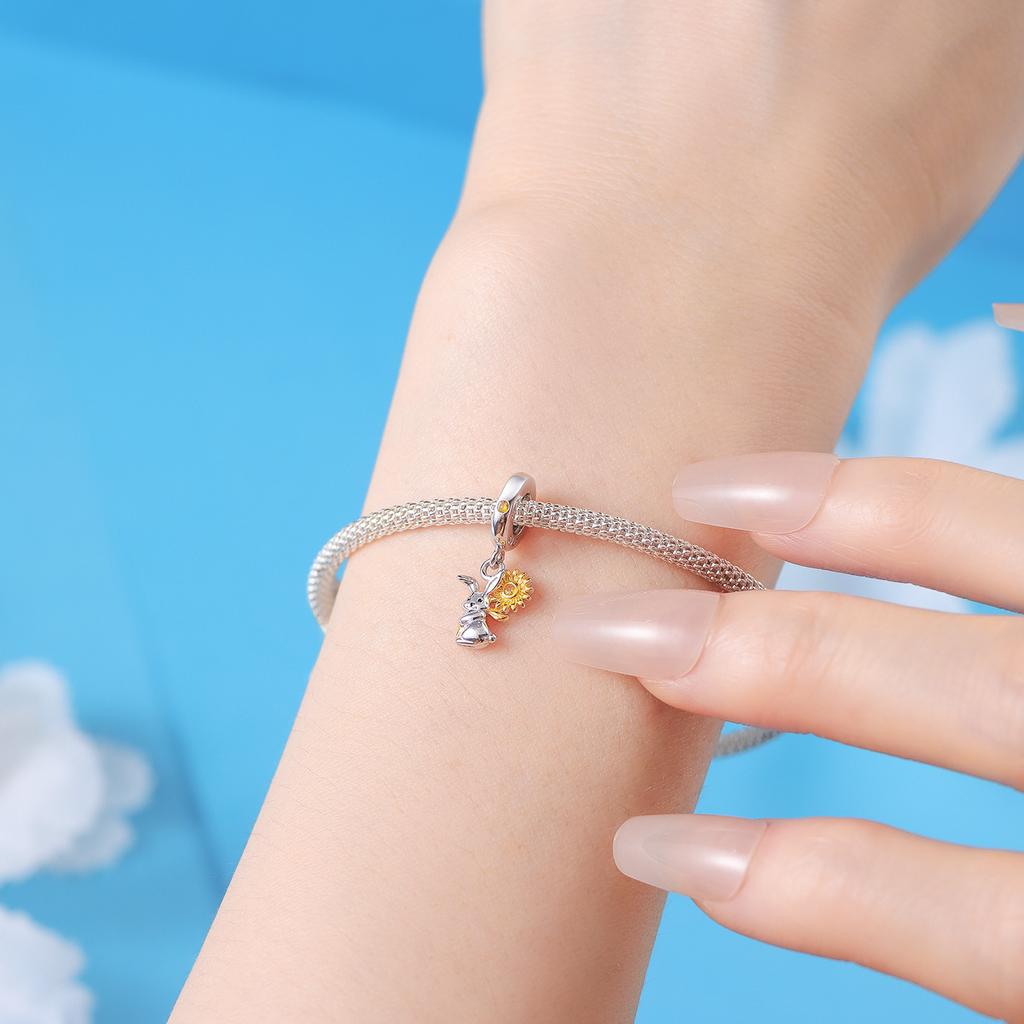 Copper Rabbit Holding Sunflower Pendant Bracelet Charms Fit Bangle For Women Jewelry Party Beads Gift Diy Accessory