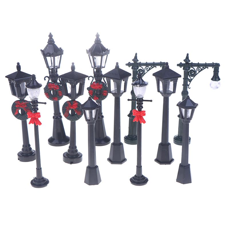 2/12 Stück Puppenhaus Mini Weihnachtsstraßenlaternen Gartenstraßenlaternen Simulationsmodell Miniaturen Lichter Ornamente Heimdeko