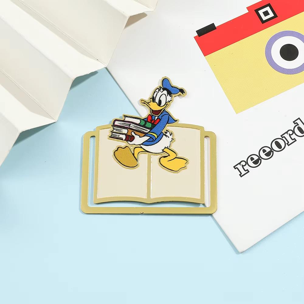 MINISO Cartoonfiguren Emaille Kreative Buchseite Büroklammern für Frauen Männer Jugendliche Fans Sammlung Cartoon Lesezeichen