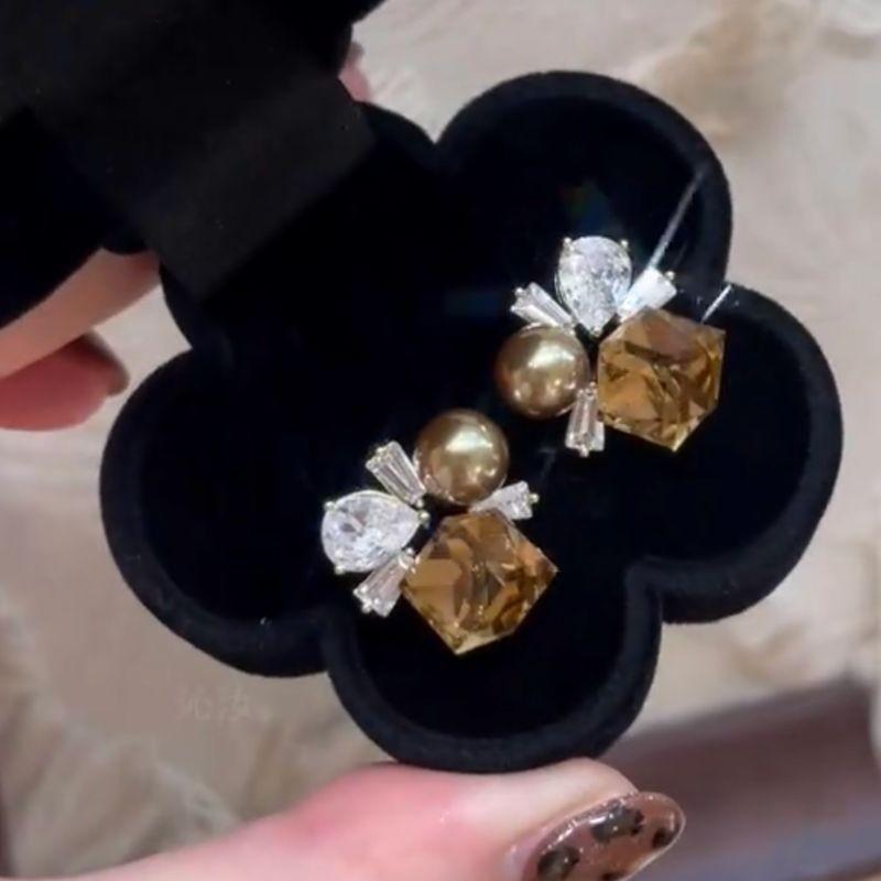 Zircon Geometric Pearl Stud Earrings Autumn and Winter Retro Elegant Earrings Temperament Earrings Women