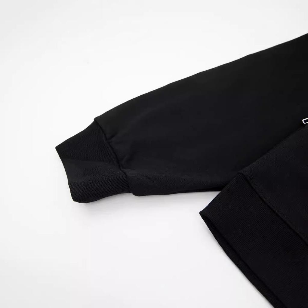 Amerikanischer Trendiger Hoodie mit gemischtem Buchstaben- und Ziffernprint - Unisex-Paarstil für den Herbst