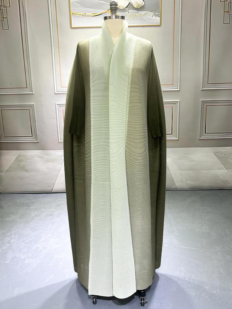 Plus Size Women's Gradient Batwing Sleeve Spring Coat - Miyake Style Fashionable Long Robe