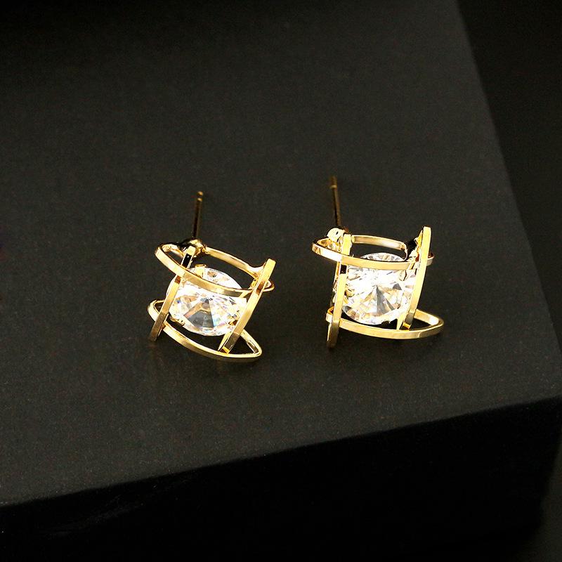 

Геометрические квадратные серьги-пусеты с цирконом: Европейский и американский стиль серьги-пусеты