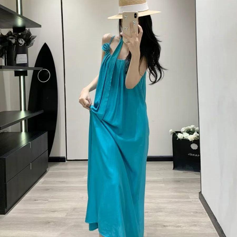 Seaside vacation dress women's summer French high-end feeling loose slim slim slim small suspender dress