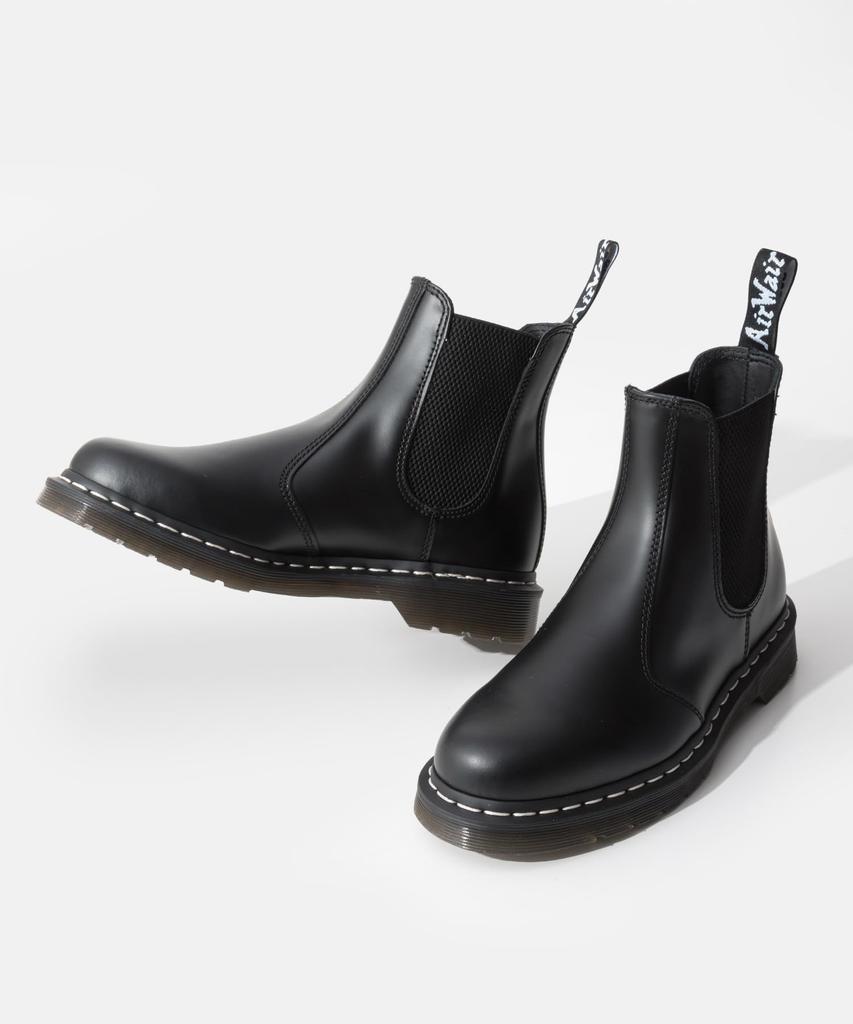 Dr. Martens 2976 Chelsea Boots 26257001 White Stitch Leather Black
