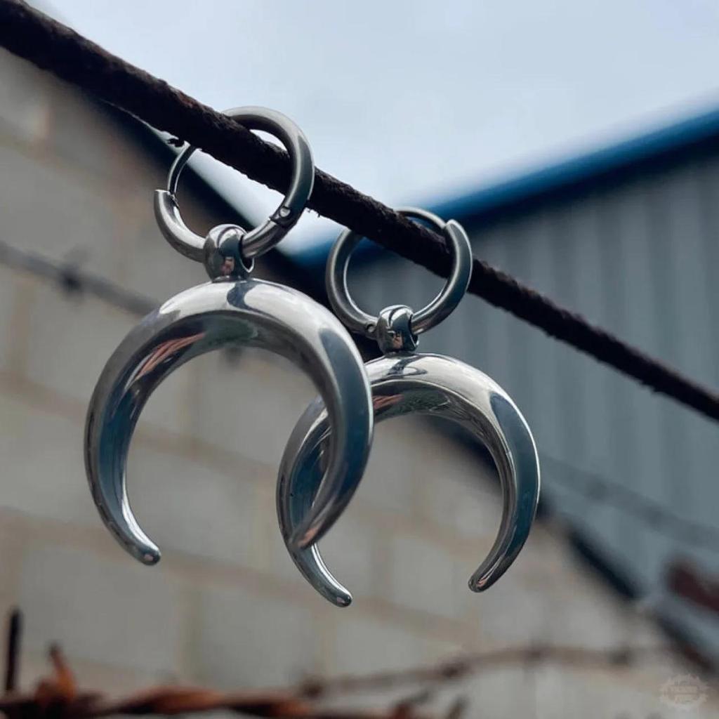 Vintage  Gothic Hip Hop Style Moon Pendant Hoop Earrings Minimalist Metal C Shape Hoop Earrings For Trendy Punk Rock Ear Jewelry