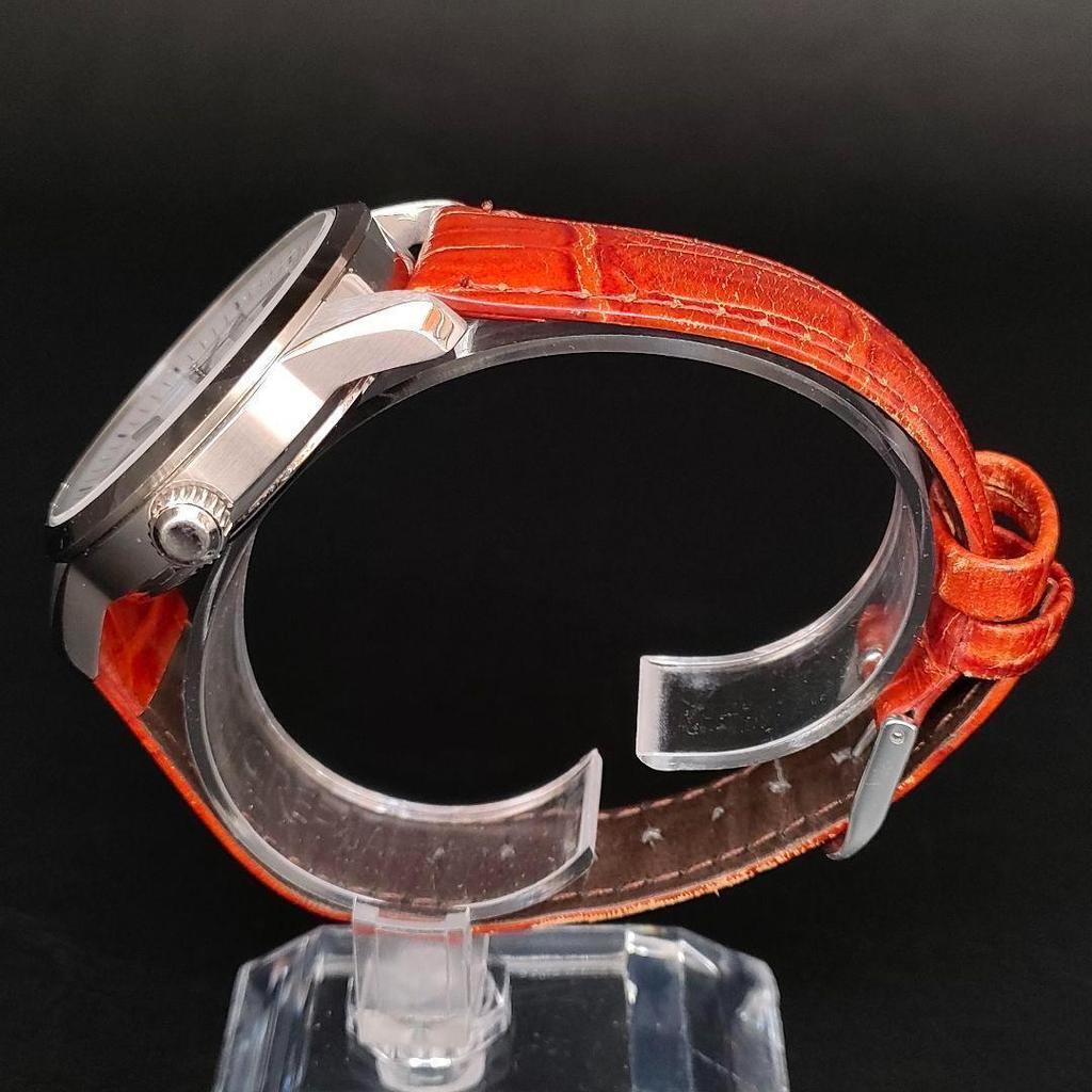 [USED] Seiko V158 Solar Watch In White, Silver, and Brown