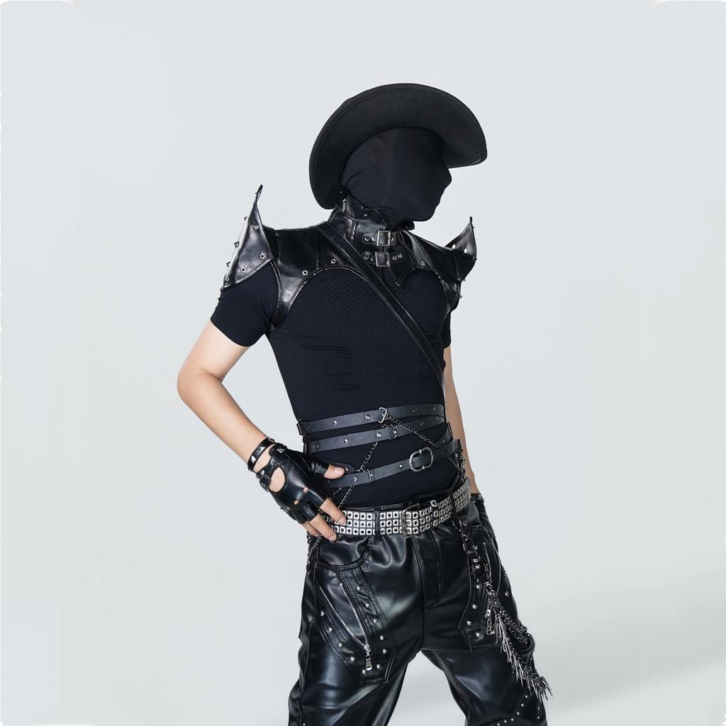 Nieten Punk PU-Leder Umhang Weste Mann Frau Gothic Vintage Ultra-kurz Leder Weste Cosplay Schulterpanzer Geschirr