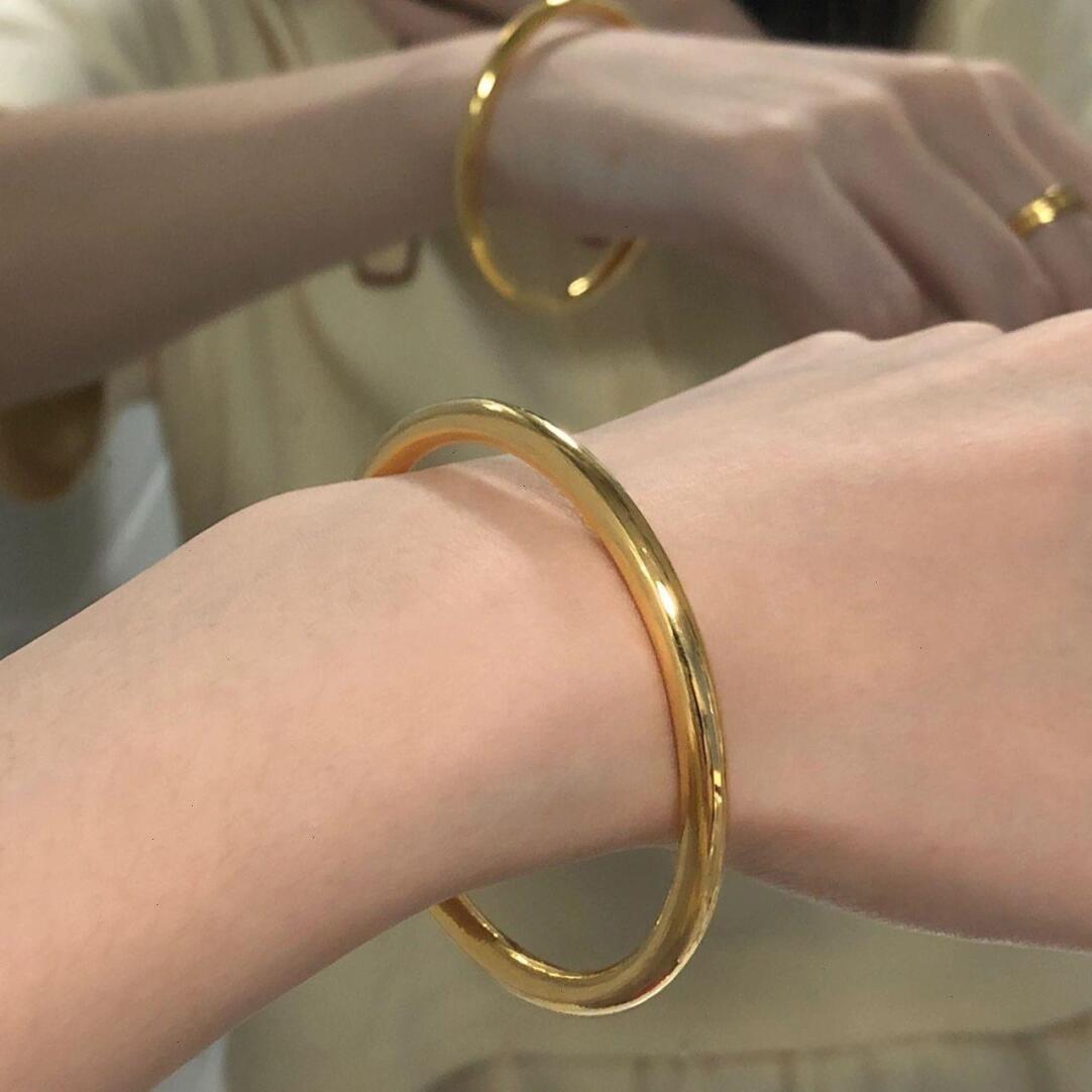 

Полированный женский браслет с золотым покрытием - Свадебный аксессуар высокого класса Inner Diameter 56mm (90-100 pounds)