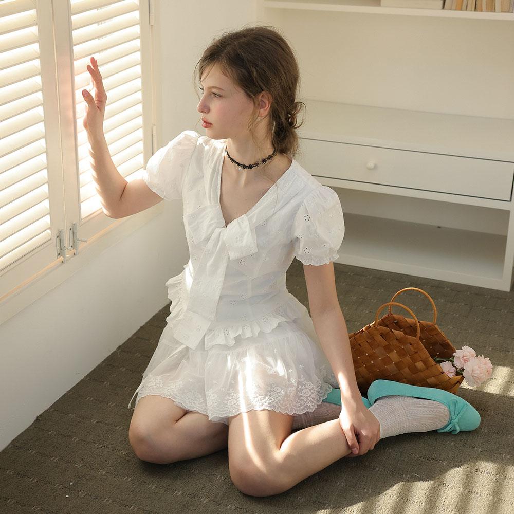 CEST MOIDEW Cest_Ribbon Eyelet Cotton Blouse